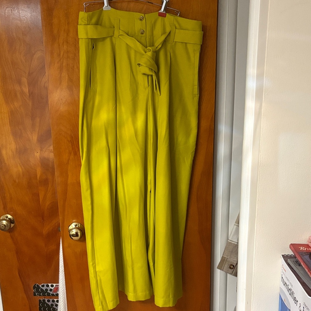 Chic Yellow Wide-Leg Pants
